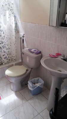 15 Bathroom.jpg