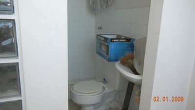 Third bathroom  29.JPG