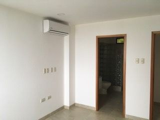  Split Air Conditioner In Master Bedroom. 