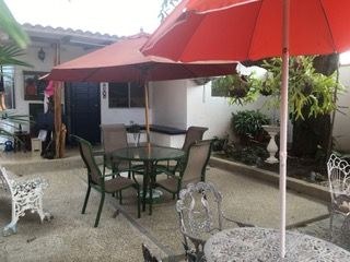   Lounge Under The Umbrella 