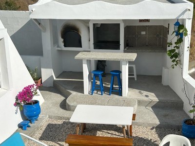 Private Barbeque Area With Bread Oven