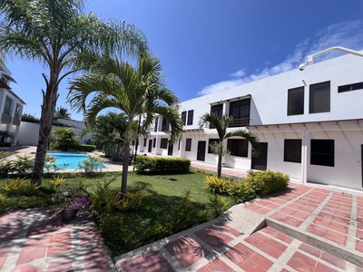 GATED COMMUNITY CLOSE TO THE BEACH WITH POOL