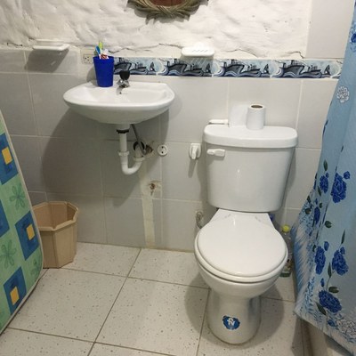 41 Guest house bathroom.jpg