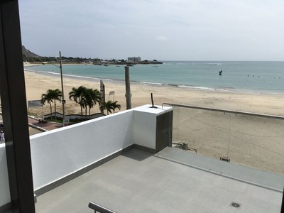  View From Infinity Pool To Beach 