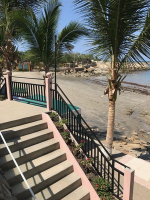  Stairs Down To The Private Beach 