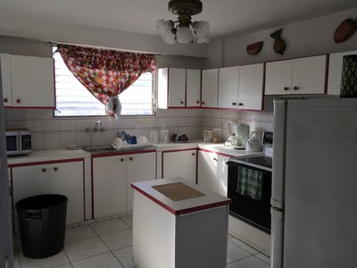   Large Kitchen 
