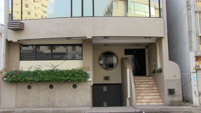 entrance to building.JPG