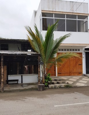 Espectacular Casa de Playa en venta en Olón, ideal para vivienda y negocio! 
