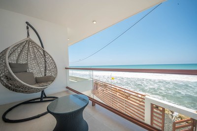 Oceanfront-3-Bedroom-Minimalist-Home-2000-22.jpg