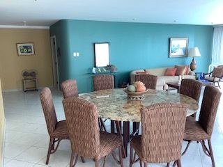  Dining Room Table And Chairs 