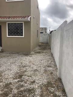 Access From Front To Back Yard