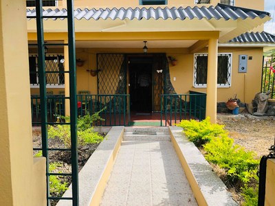 Casa Bullcay Gualaceo / MAURAT Real Estate