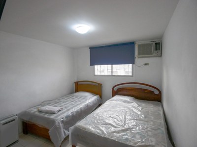 9.Bedroom2 (Large).jpg