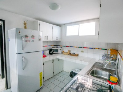 5.Kitchen (Large).jpg