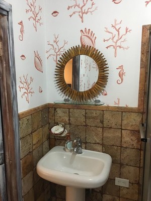  Master Bathroom With Unique Mirror 