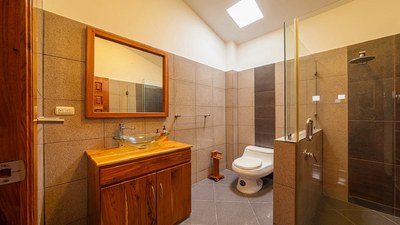 Master Bathroom.jpg