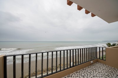 Amazing  Beachfront Crucita House-40.jpg