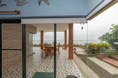Amazing  Beachfront Crucita House-27.jpg