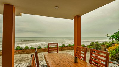 Amazing  Beachfront Crucita House-16.jpg