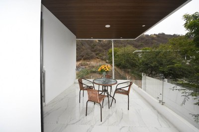 2021 Modern Beach House With Pool-9.jpg