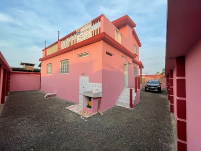 49 pink house.jpg