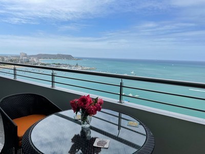 Xmas Holiday Sale ~ Best Gift Ever: THE most luxurious oceanfront Penthouse in Salinas