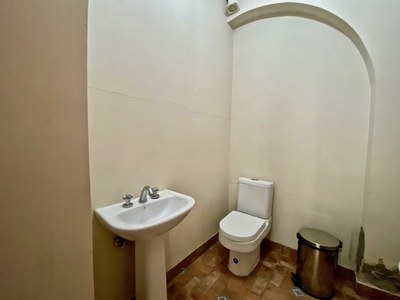 Bathroom 3.jpeg