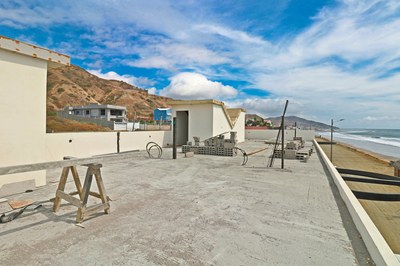 OIE-Pacific-Breeze-Sta-Marianita-A6-rooftop pic 2.JPG