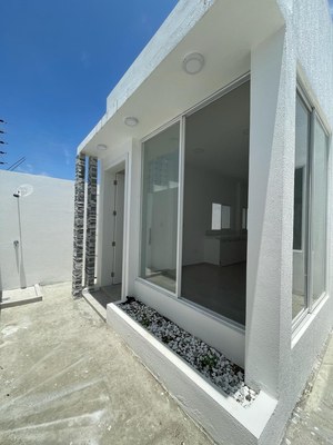 Brand New Home Salinas ~ facade and exterior shower
