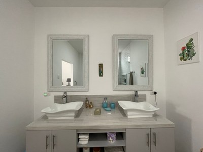 Pelican House ~ main bathroom double sinks