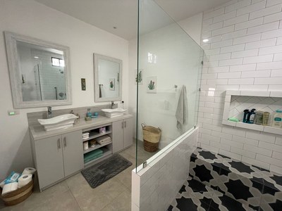 Pelican House ~ main bathroom open concept