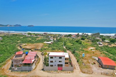 Three-Story House in Puerto Cayo, with Panoramic Views: Three-Story House in Puerto Cayo, with Panoramic Views