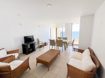 Modern Elegance with Stunning Views: Your Torre Mirador Oasis