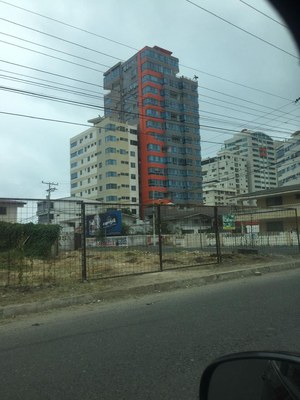 En Ecuador/Santa Elena/Salinas: Oceanfront Apartment For Sale in San Lorenzo - Salinas